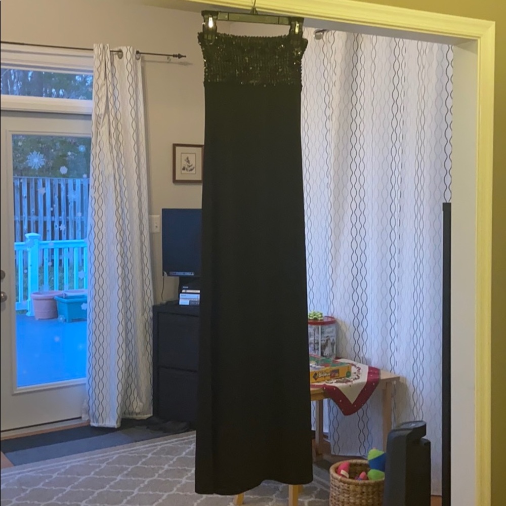 Black, strapless prom dress